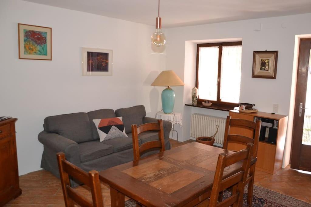 Casa Tipica A Al Punt Da Gian Appartement Meride